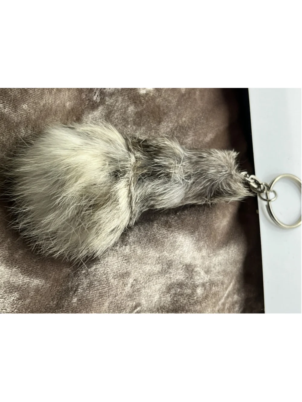 Vintage Fur Cat Keychain LITTLE RARE FIND , SEE ALL ZOOM IN INSIDE OF DISNEY BOX